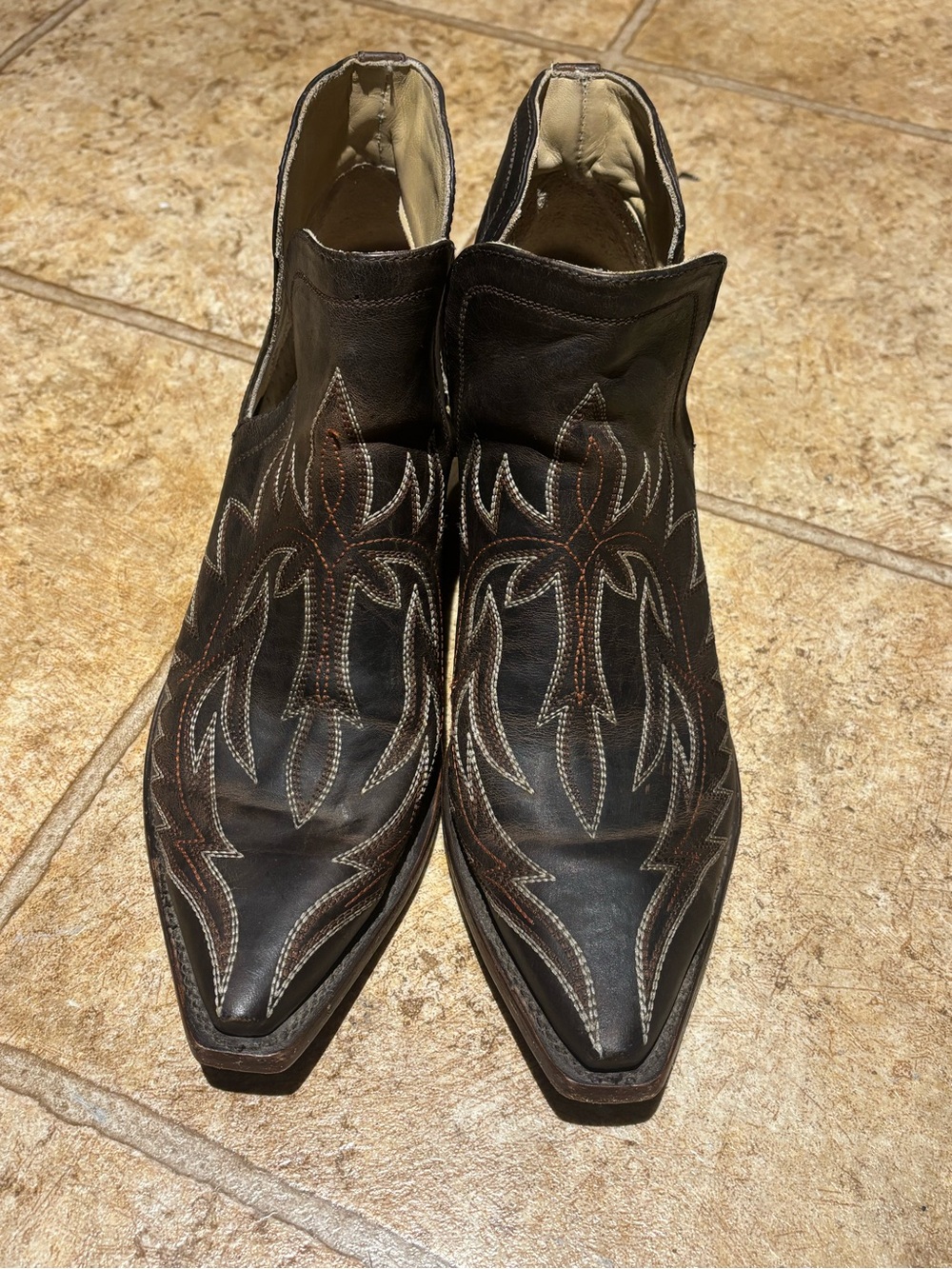 Ariat Black Western Ankle Boots with Decorative Stitching